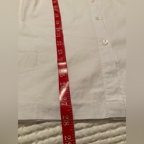 B&K Moda.  White Button Up Tunic Style Blouse. Size 4 - Picture 13 of 13